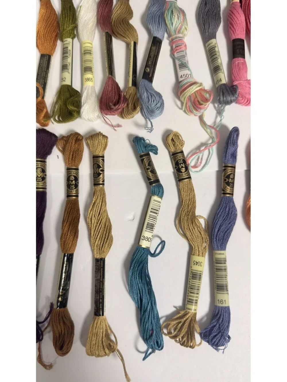 LOT of 27 Skeins Embroidery Floss Most Complete 100% Cotton Variety Of Colors
